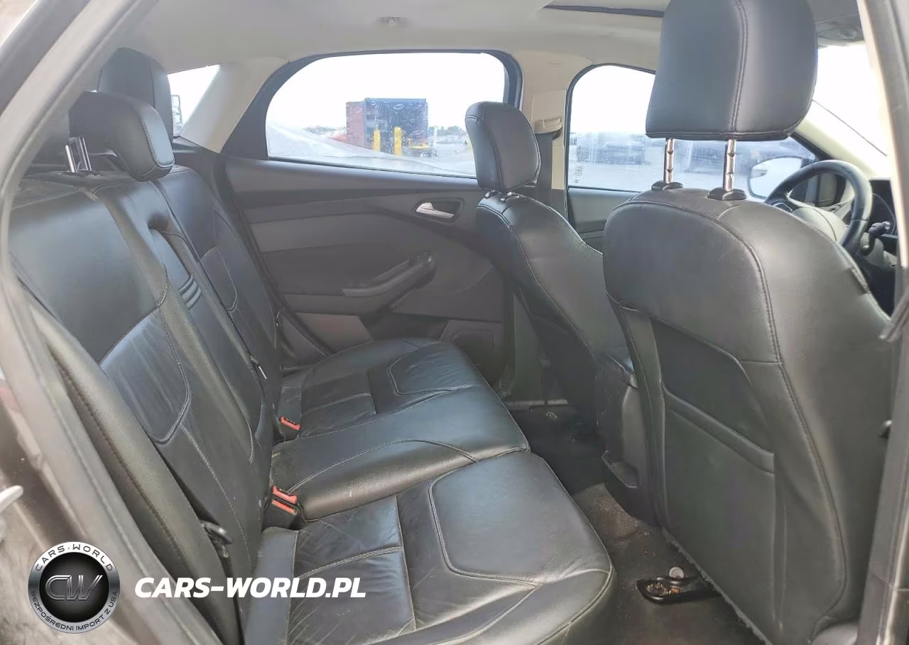 2016 Ford Focus Se VIN:1FADP3K25GL318367 - 10