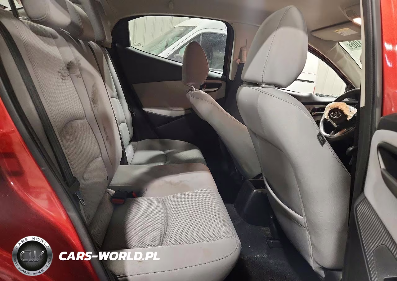 2019 Toyota Yaris L VIN:3MYDLBYV0KY512498 - 10