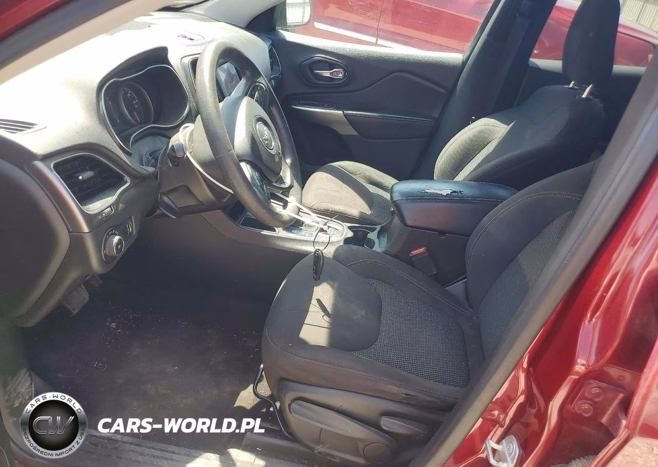 2019 Jeep Cherokee Latitude VIN:1C4PJLCBXKD203838 - 7