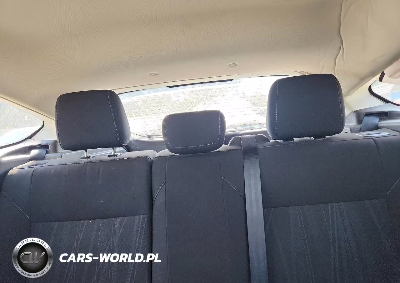 2018 Ford Focus Se VIN:1FADP3K2XJL292324 - 10