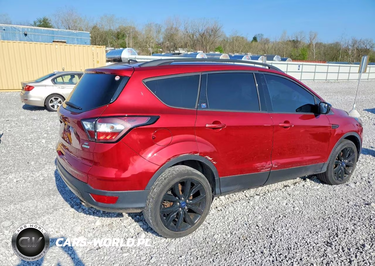 2018 Ford Escape Se VIN:1FMCU0GD3JUC32561 - 3