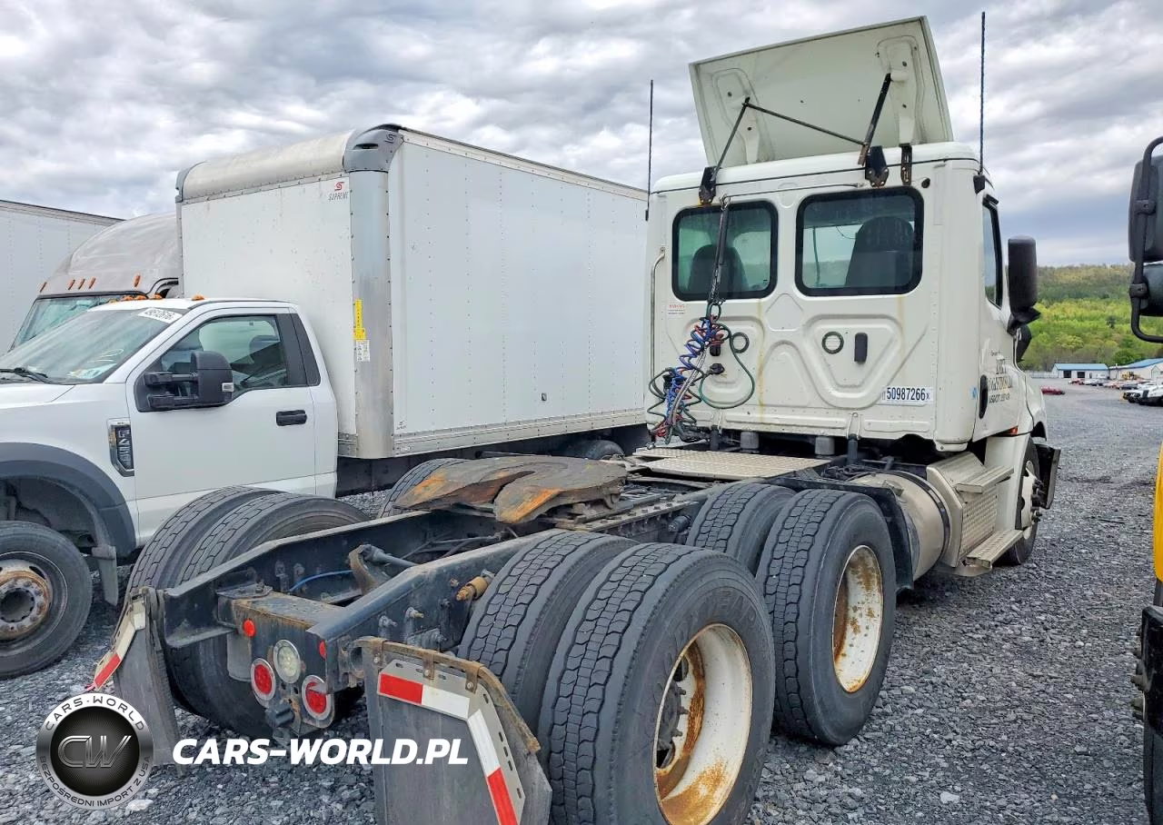 2019 Freightliner Cascadia 126 Semi Truck VIN:1FUJHLDR0KLKW4675 - 4