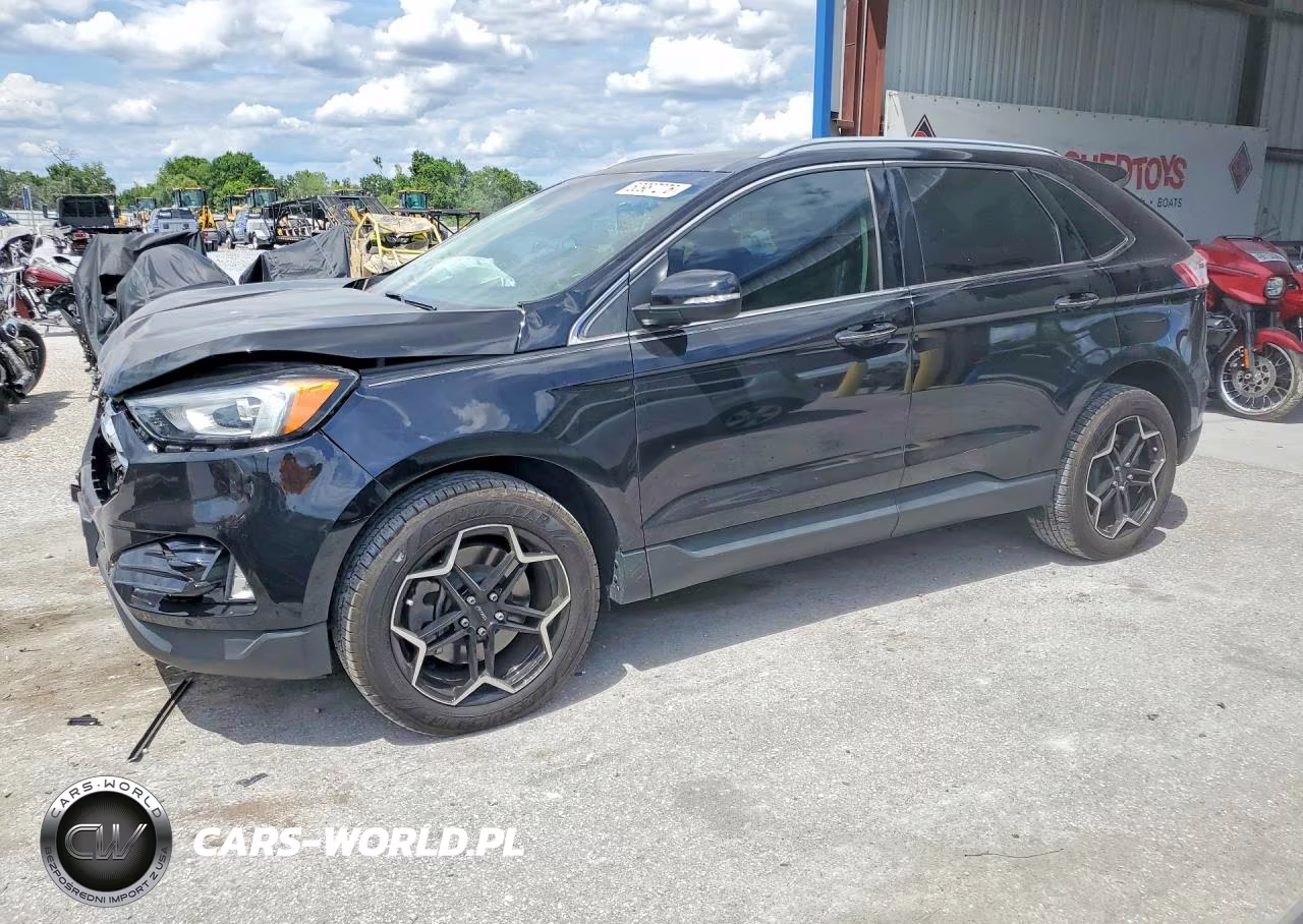 2022 Ford Edge Titanium