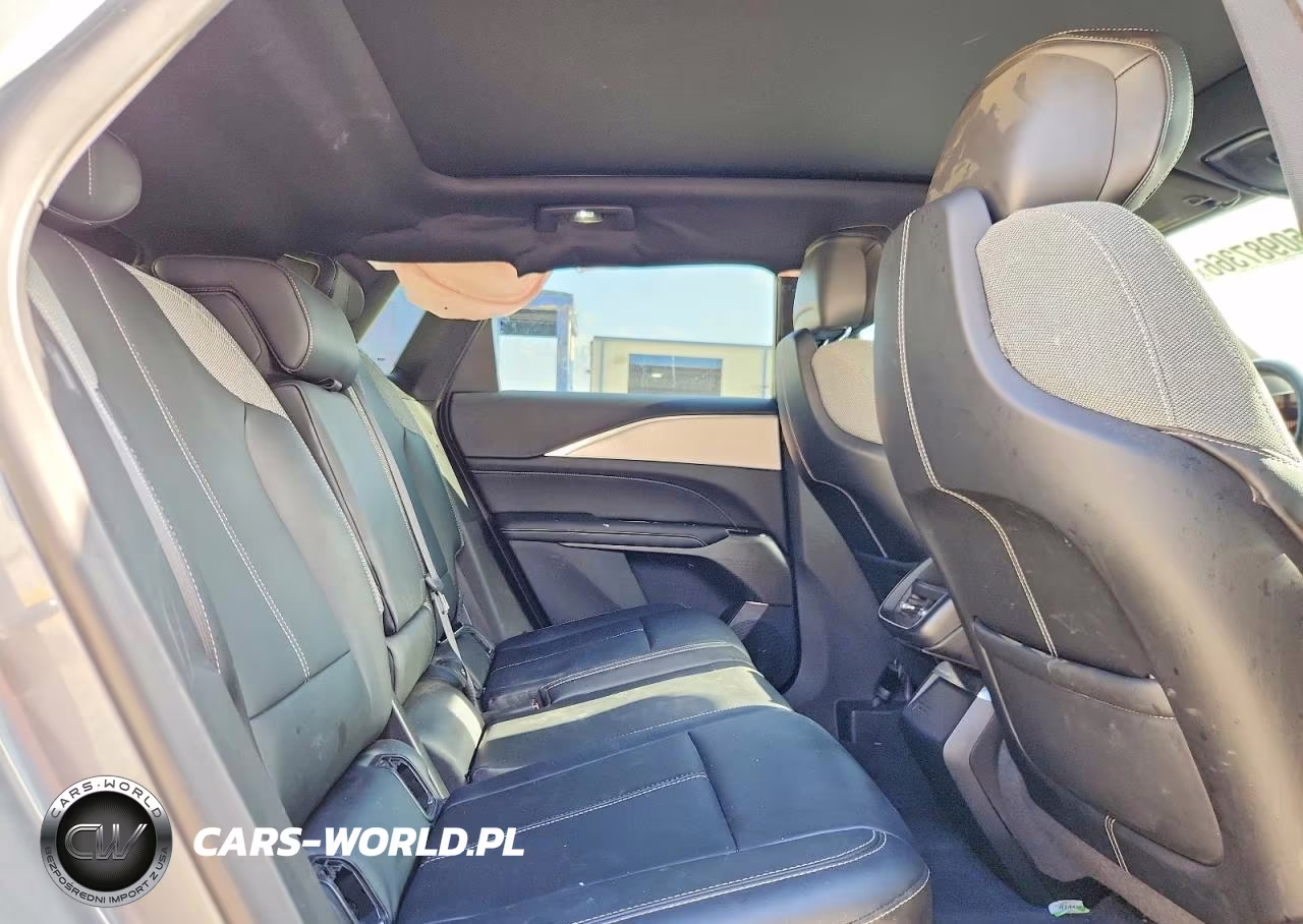 2024 Cadillac Lyriq Tech VIN:1GYKPMRK5RZ104003 - 11