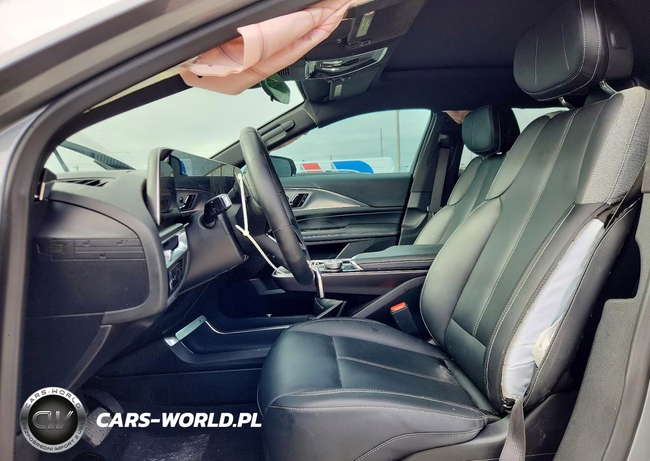 2024 Cadillac Lyriq Tech VIN:1GYKPMRK5RZ104003 - 7