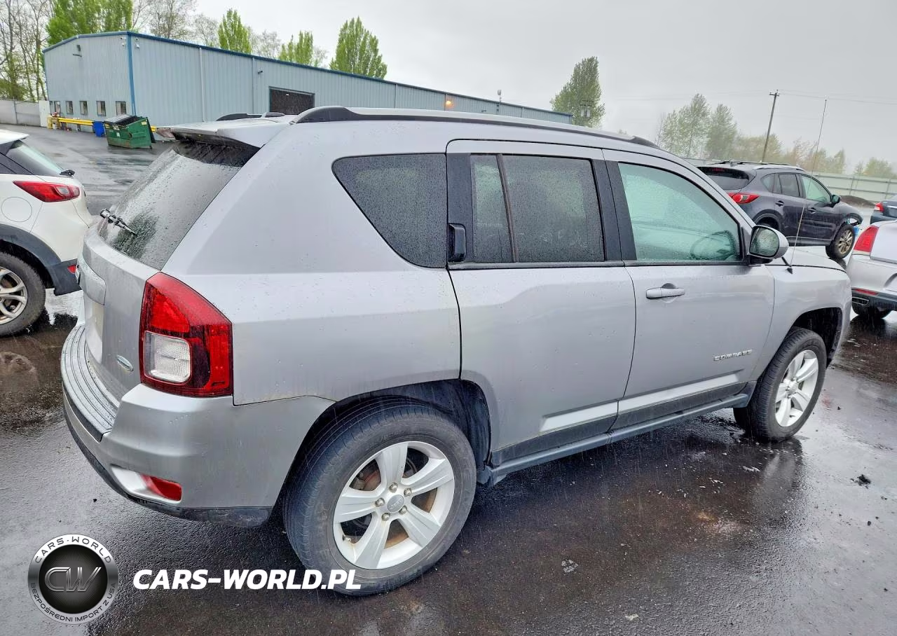 2016 Jeep Compass Latitude VIN:1C4NJDEB6GD690988 - 3