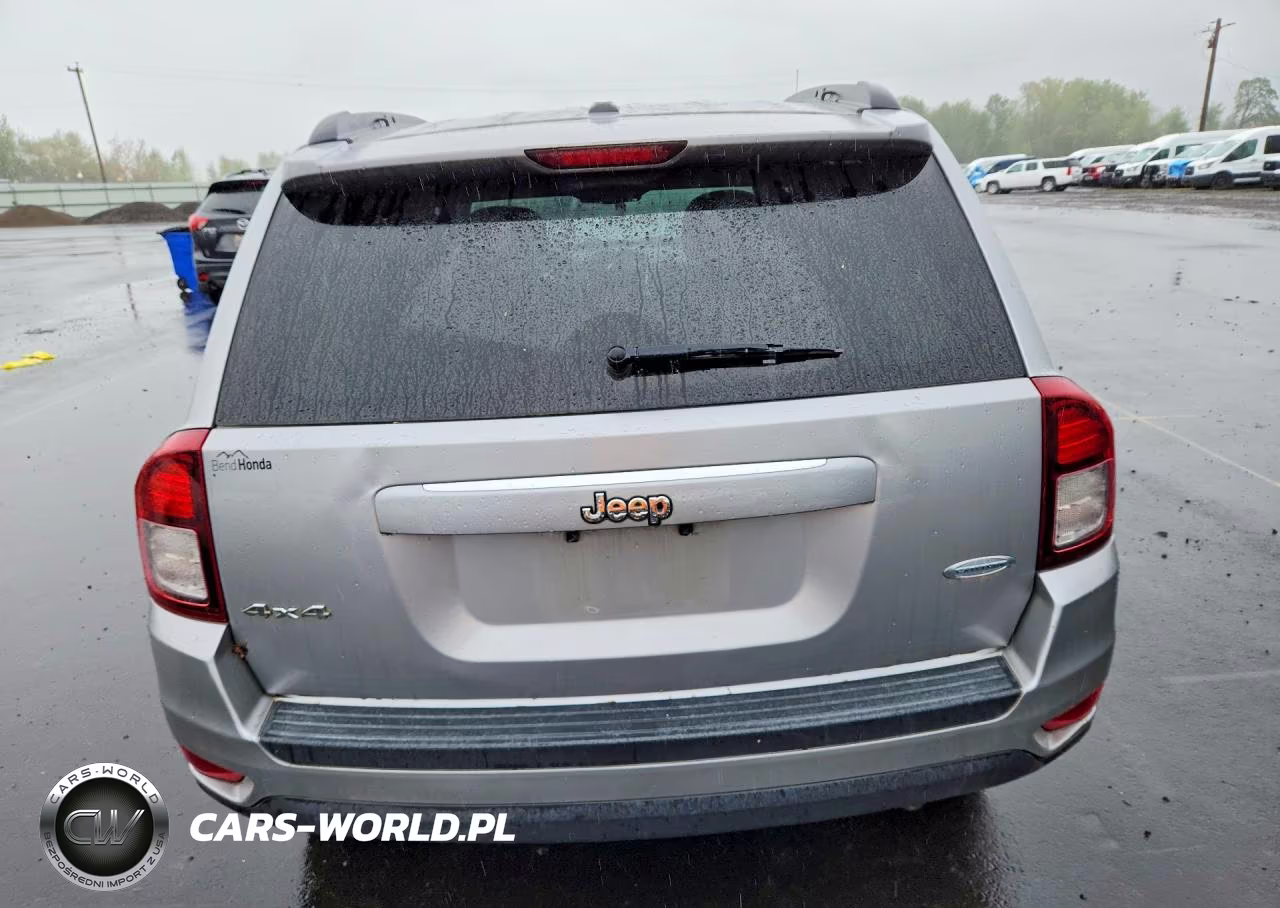 2016 Jeep Compass Latitude VIN:1C4NJDEB6GD690988 - 6