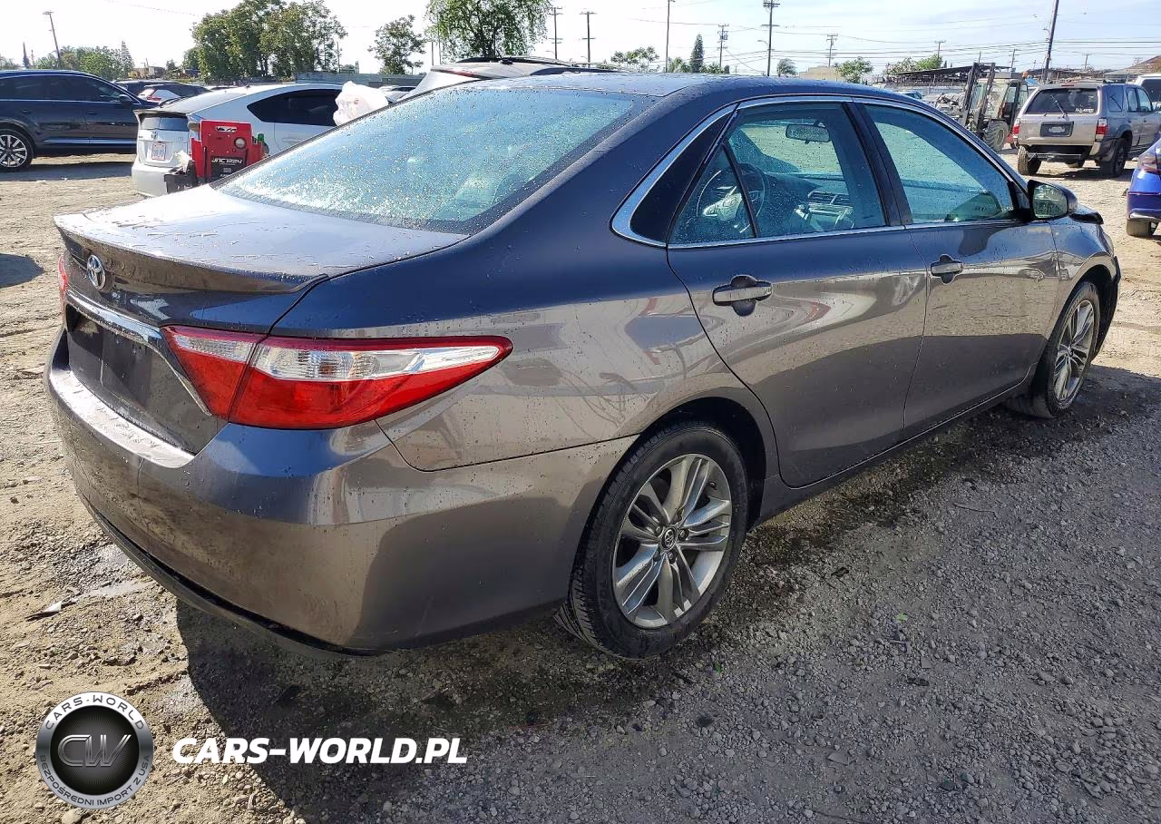 2016 Toyota Camry Se VIN:4T1BF1FK7GU202399 - 3
