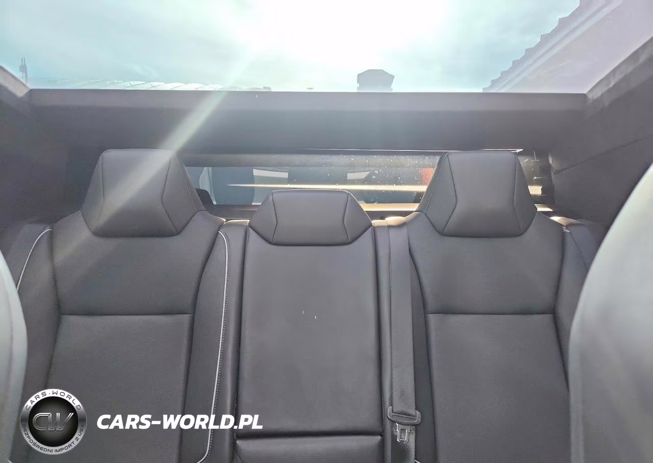 2024 Tesla Cybertruck VIN:7G2CEHED1RA001322 - 10
