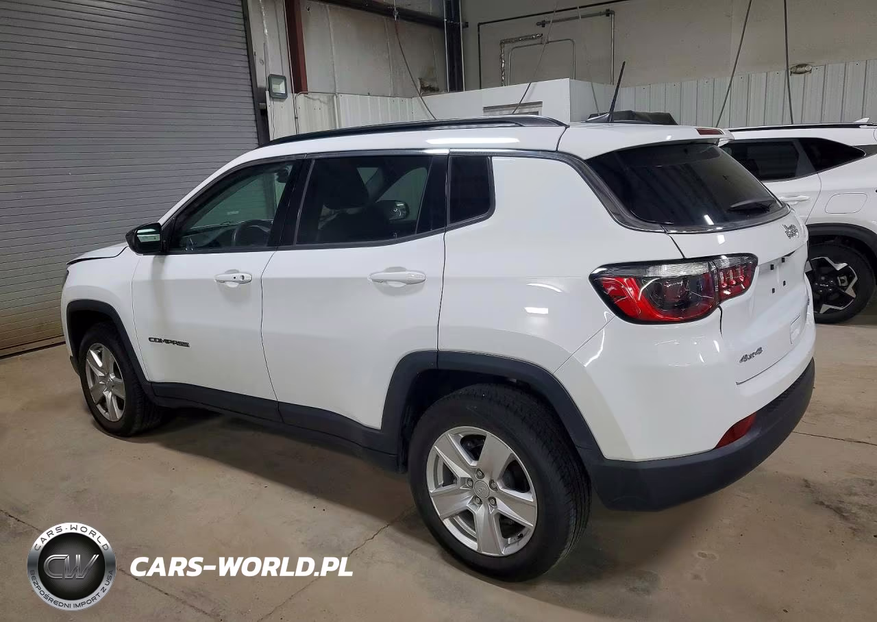 2022 Jeep Compass Latitude VIN:3C4NJDBB1NT165526 - 2
