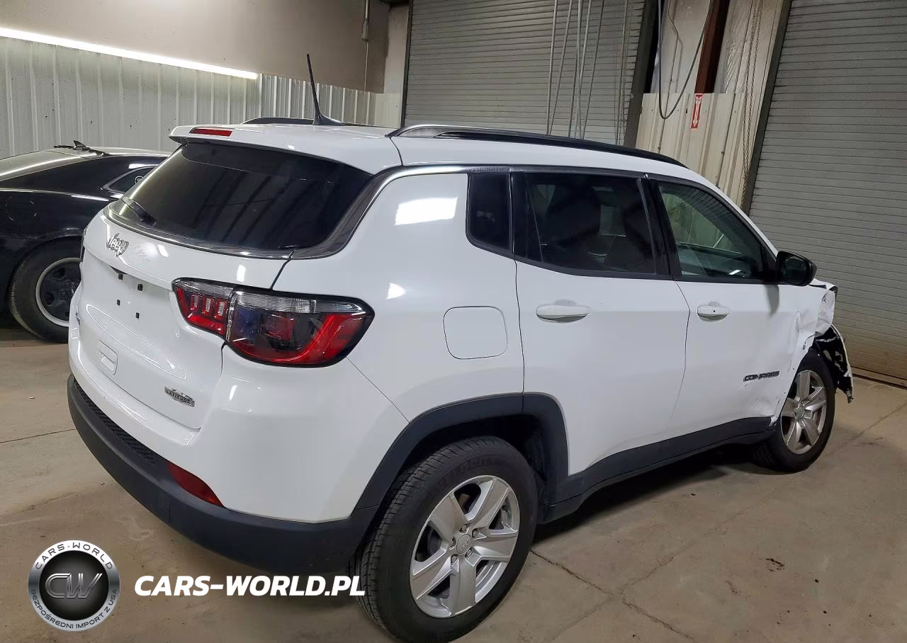 2022 Jeep Compass Latitude VIN:3C4NJDBB1NT165526 - 3
