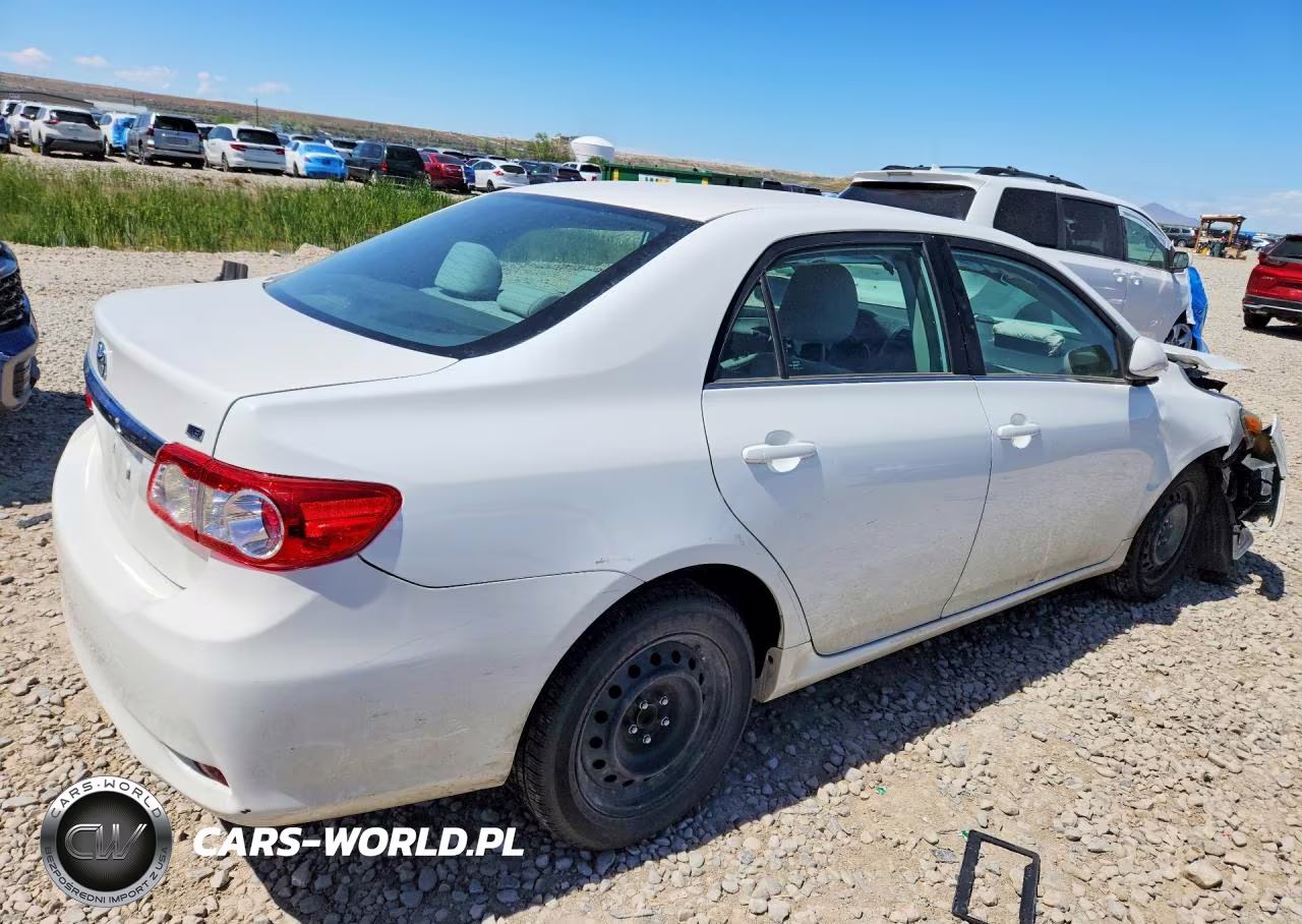 2013 Toyota Corolla Le VIN:5YFBU4EE3DP195516 - 3