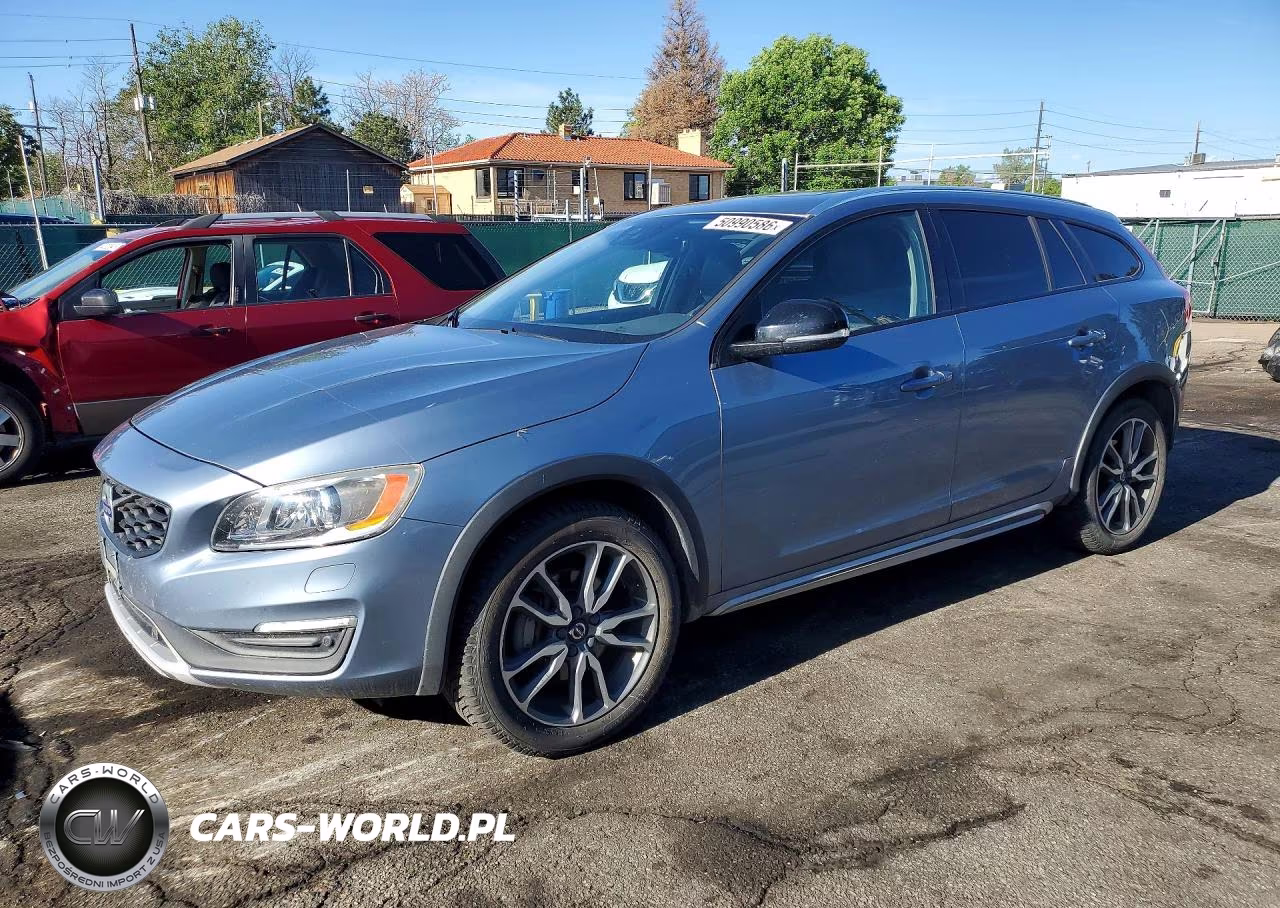 2017 Volvo V60 Cross Country Platinum