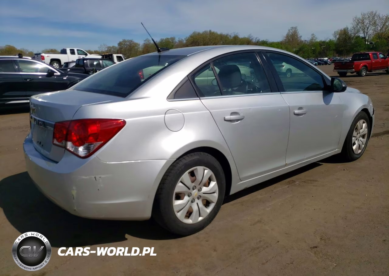 2012 Chevrolet Cruze Ls VIN:1G1PC5SH8C7186669 - 3