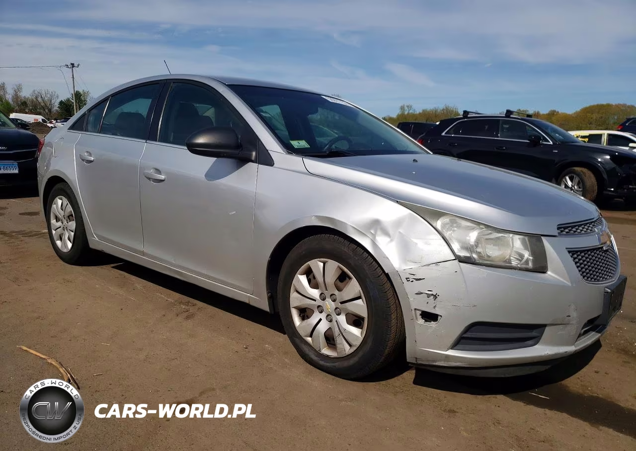 2012 Chevrolet Cruze Ls VIN:1G1PC5SH8C7186669 - 4
