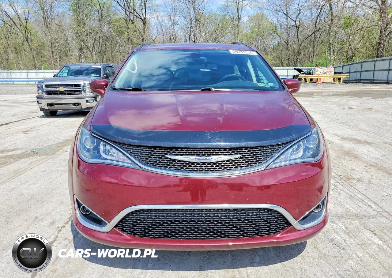2017 Chrysler Pacifica Touring L VIN:2C4RC1BG8HR794746 - 5
