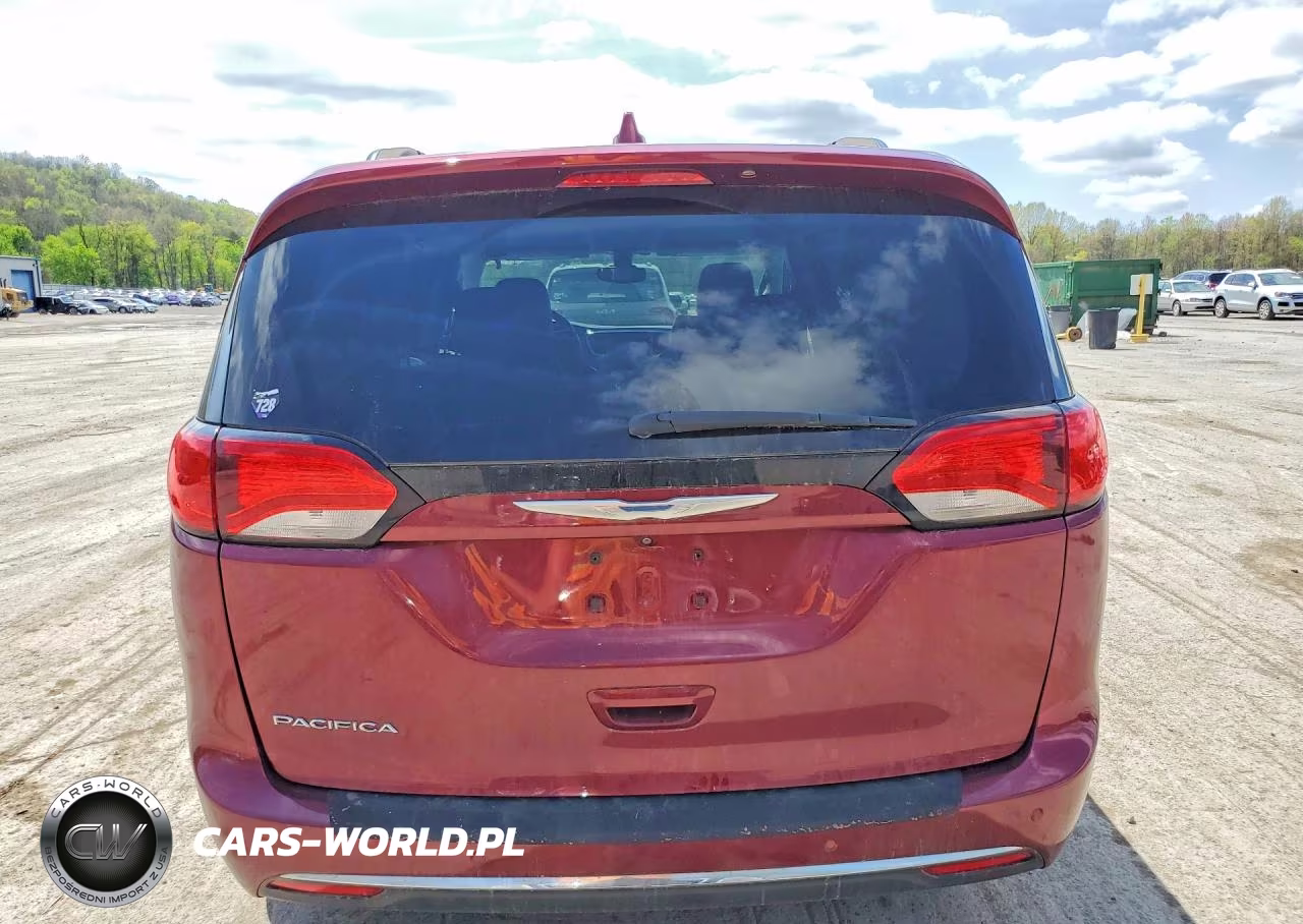 2017 Chrysler Pacifica Touring L VIN:2C4RC1BG8HR794746 - 6