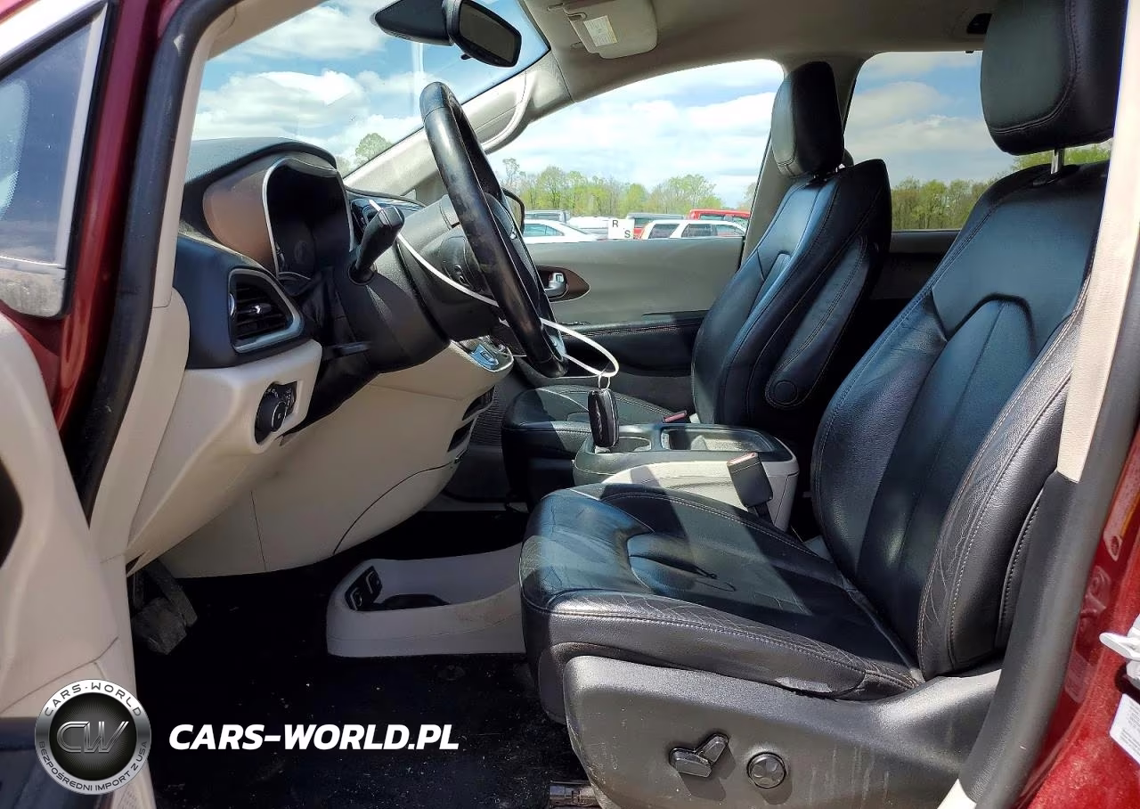 2017 Chrysler Pacifica Touring L VIN:2C4RC1BG8HR794746 - 7