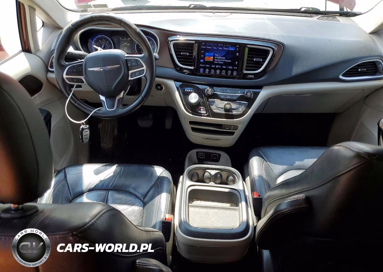2017 Chrysler Pacifica Touring L VIN:2C4RC1BG8HR794746 - 8
