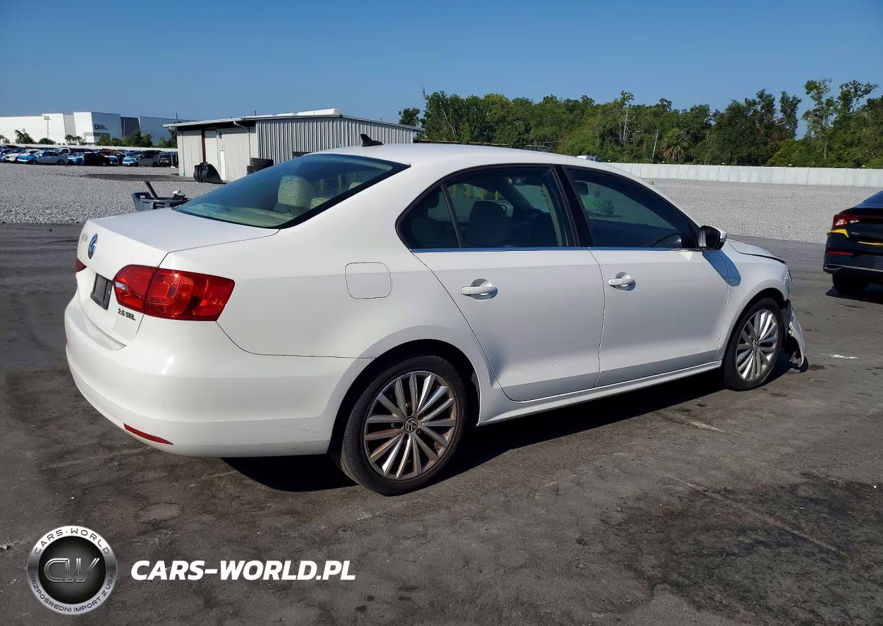 2011 Volkswagen Jetta Sel VIN:3VWLX7AJ2BM368699 - 3