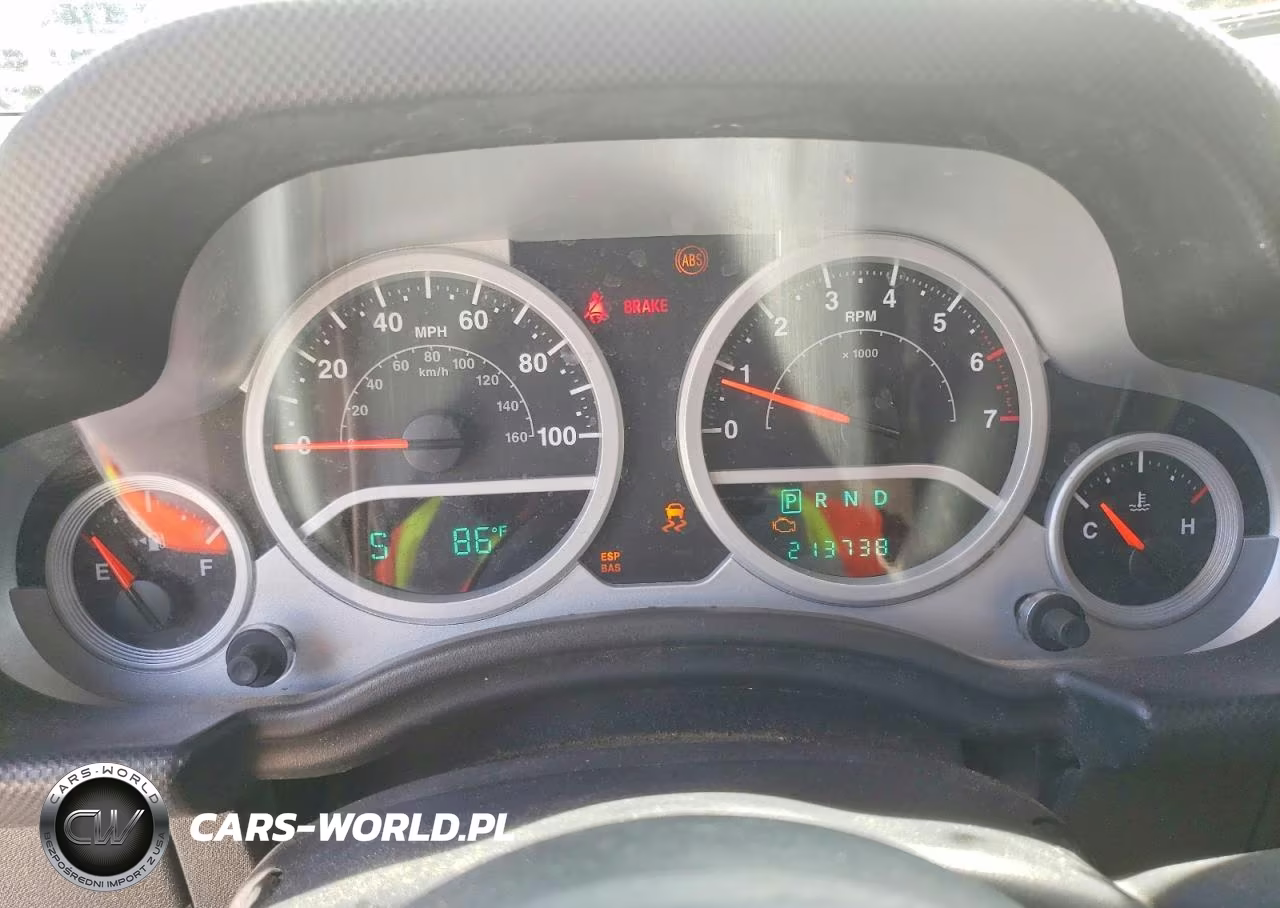 2007 Jeep Wrangler Sahara VIN:1J8GA59137L174943 - 9