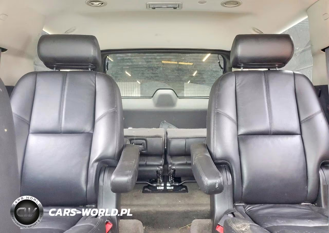 2010 Chev Tahoe VIN:1GNFK23039R301633 - 10