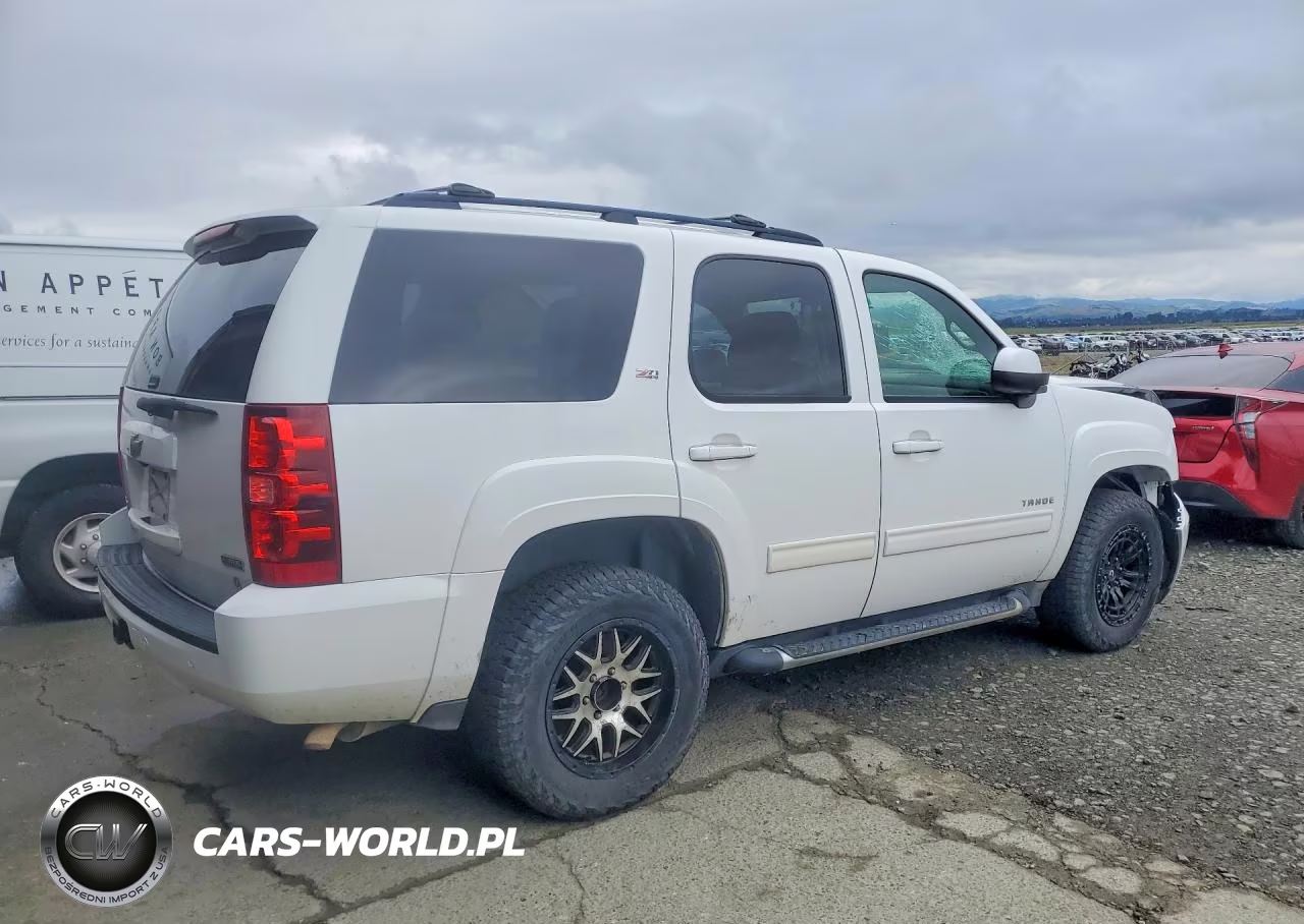 2010 Chev Tahoe VIN:1GNFK23039R301633 - 3