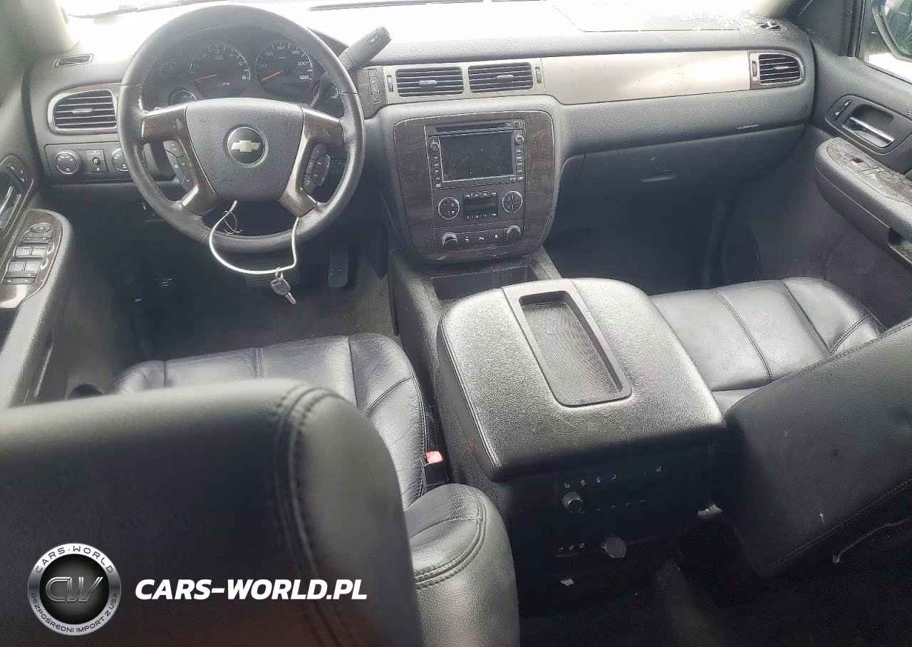 2010 Chev Tahoe VIN:1GNFK23039R301633 - 8