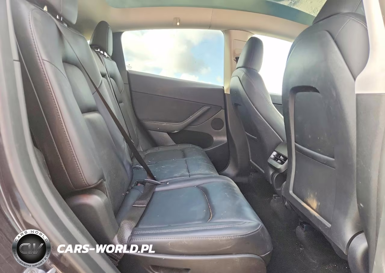 2024 Tesla Model Y VIN:7SAYGAEE9RF002307 - 10