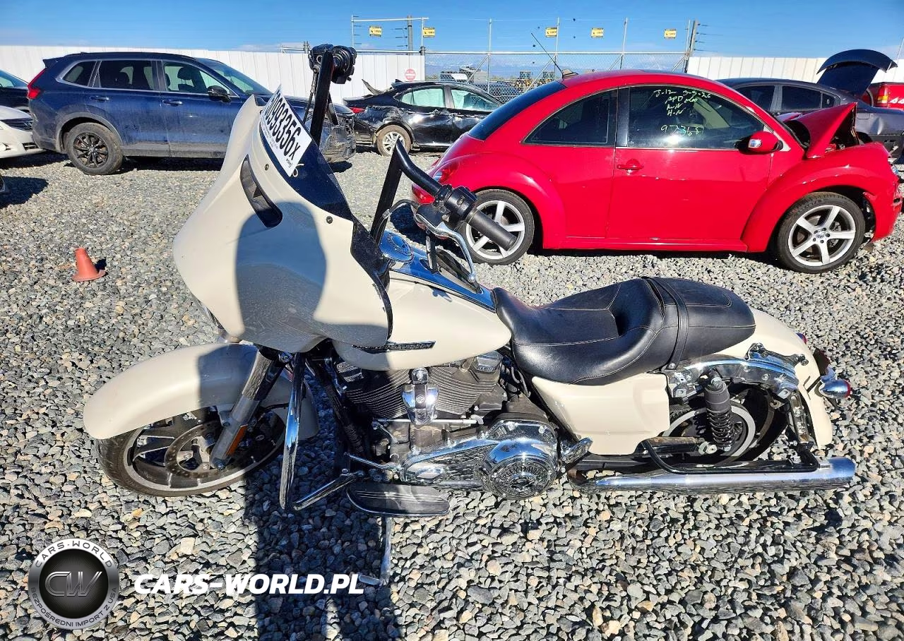 2022 Harley Davidson Flhx VIN:1HD1KBC11NB622907 - 3