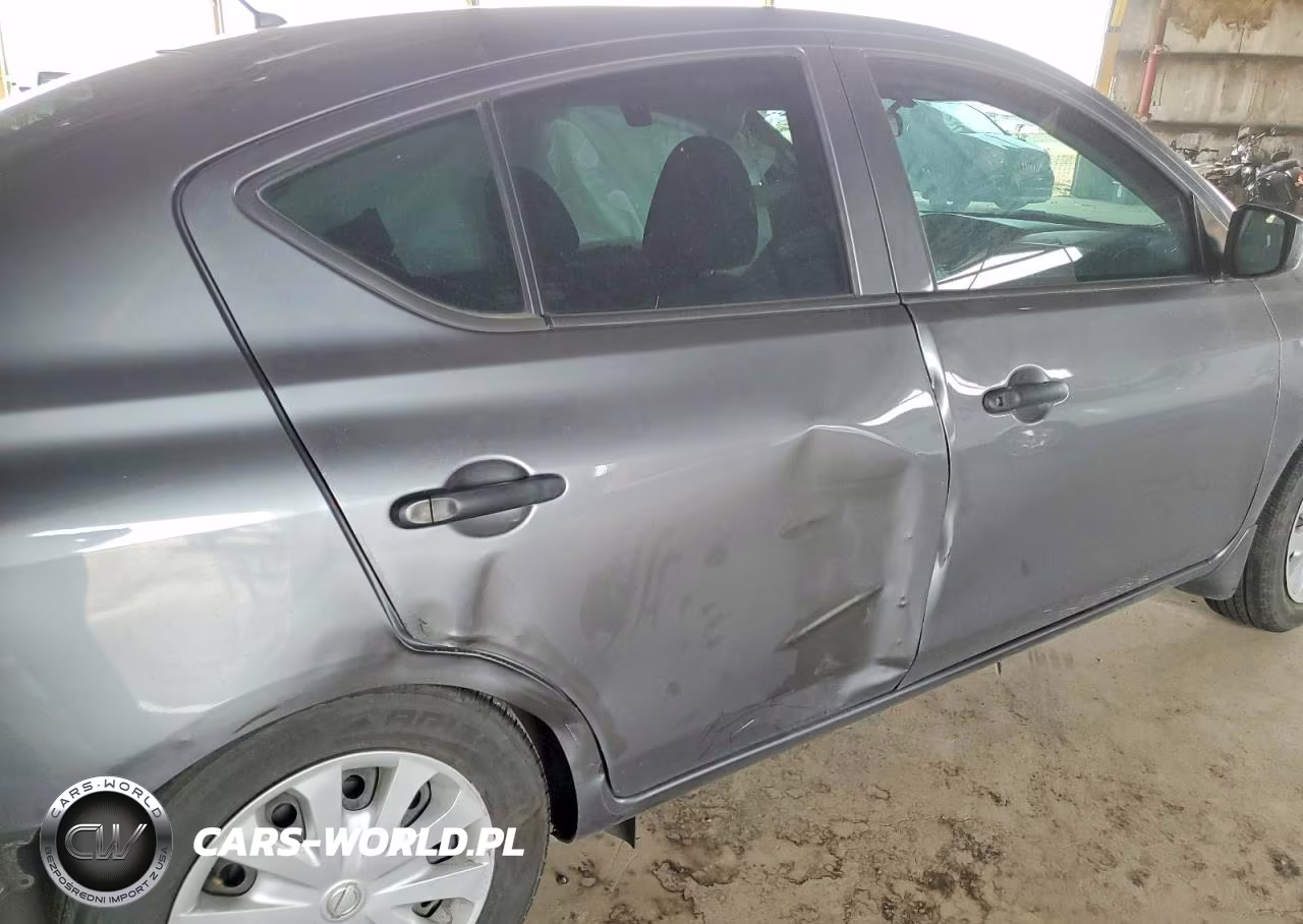2019 Nissan Versa S Plus VIN:3N1CN7AP5KL838911 - 10