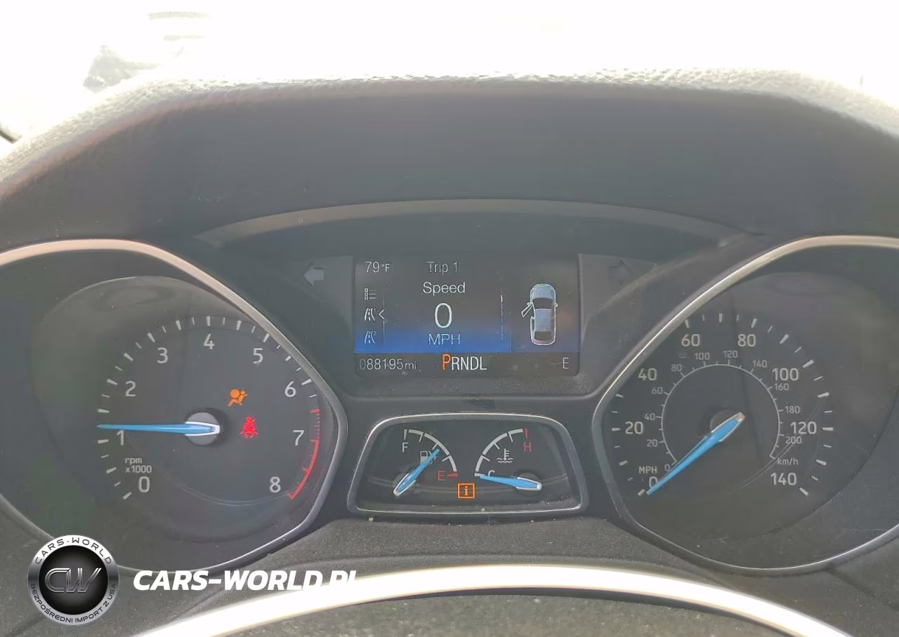 2016 Ford Focus Se VIN:1FADP3K25GL260213 - 9