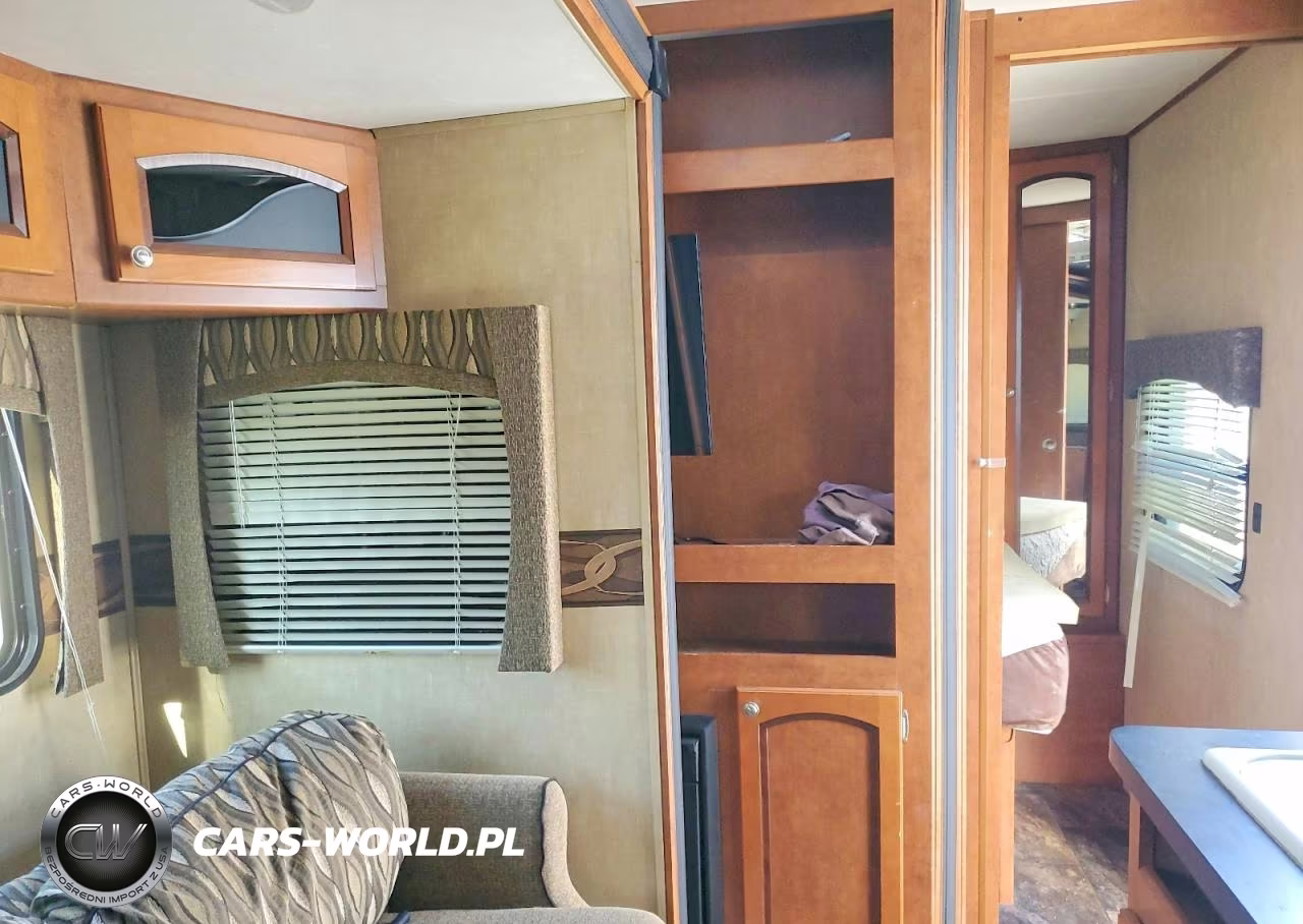 2013 Forest River Shasta Revere Camper VIN:5ZT2SHRB0DE001517 - 5