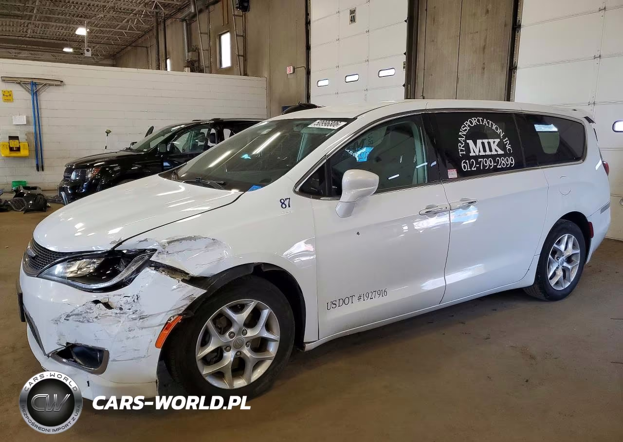 2018 Chrysler Pacifica Touring Plus