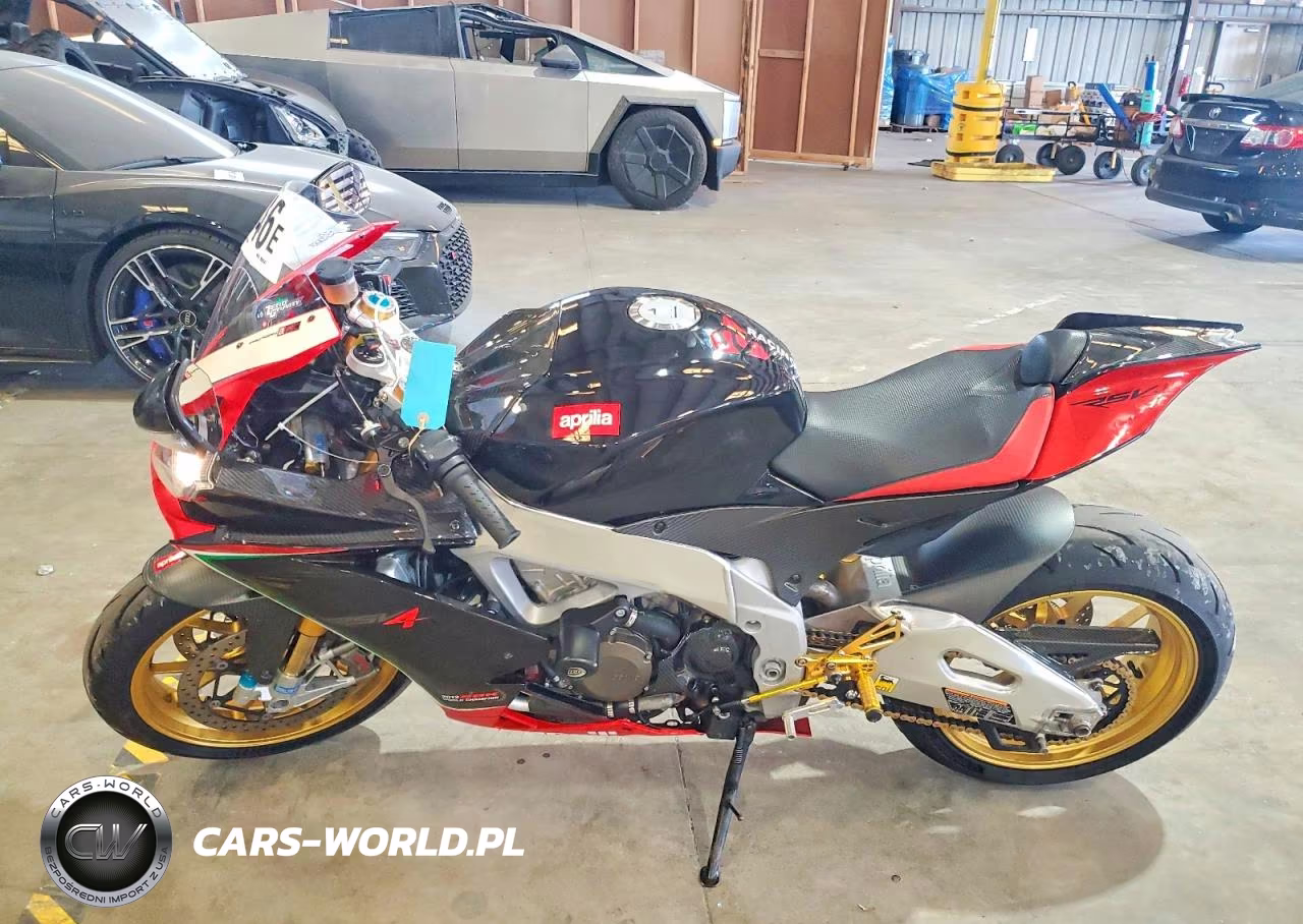 2013 Aprilia Rsv4 R-Factory VIN:ZD4RKU021DS000047 - 3