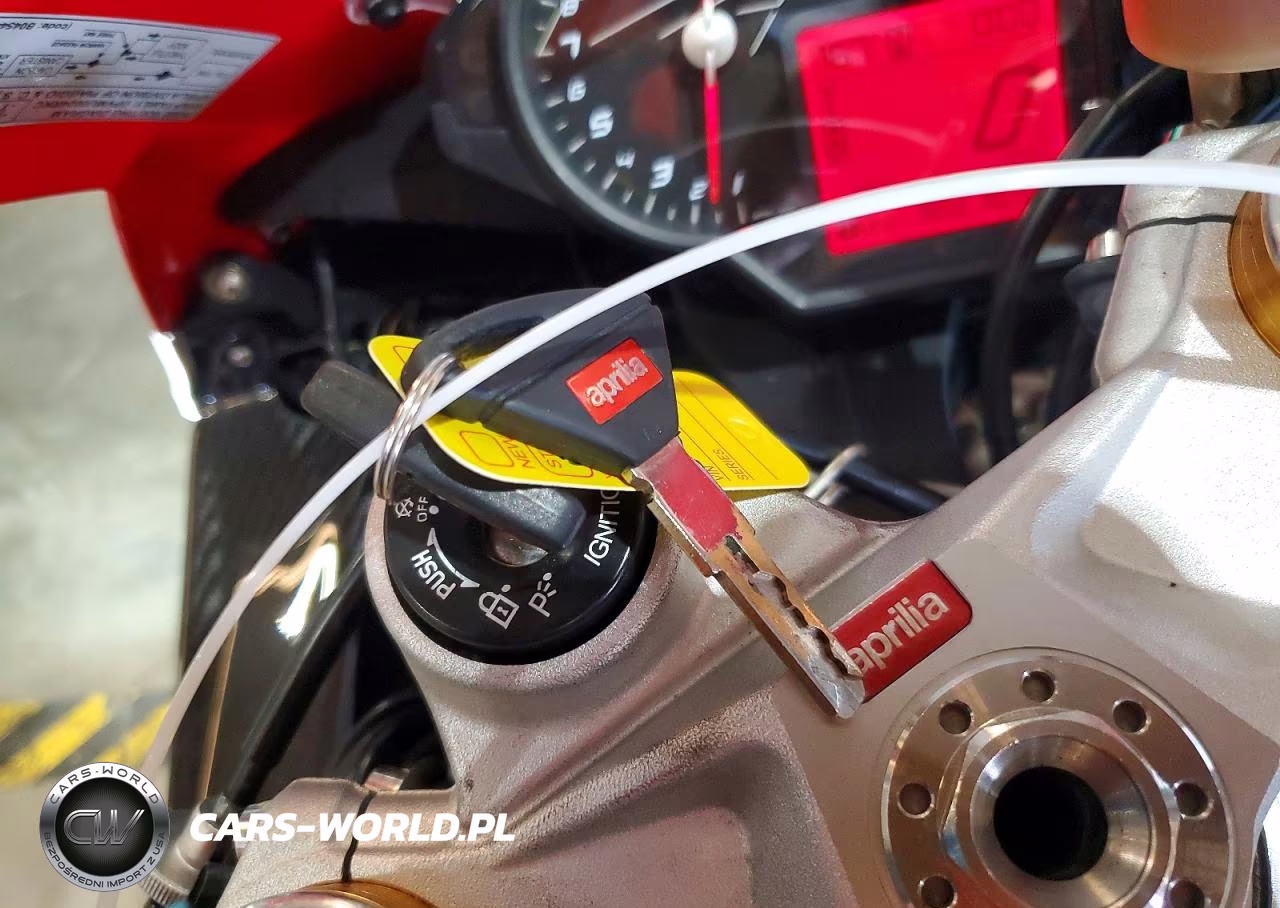 2013 Aprilia Rsv4 R-Factory VIN:ZD4RKU021DS000047 - 8