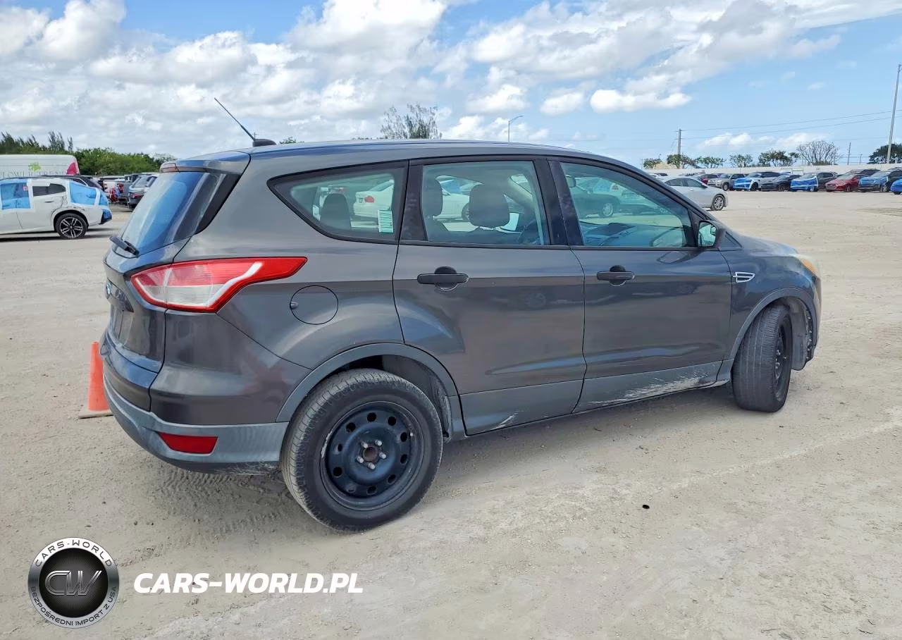 2015 Ford Escape S VIN:1FMCU0F78FUB88818 - 3