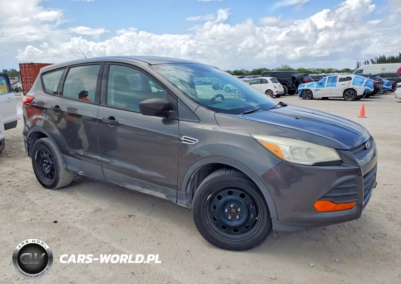 2015 Ford Escape S VIN:1FMCU0F78FUB88818 - 4