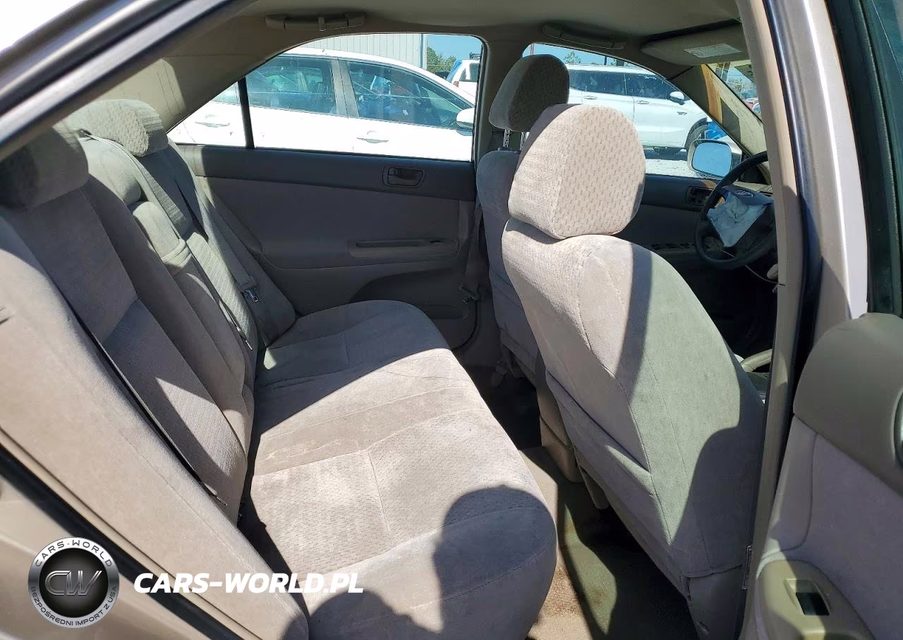 2002 Toyota Camry Le VIN:4T1BE32K52U542292 - 10