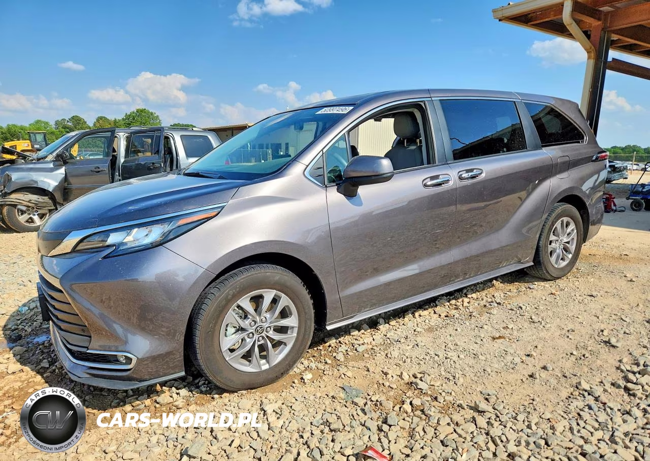 2022 Toyota Sienna Xle – zdjęcie 1 z 14