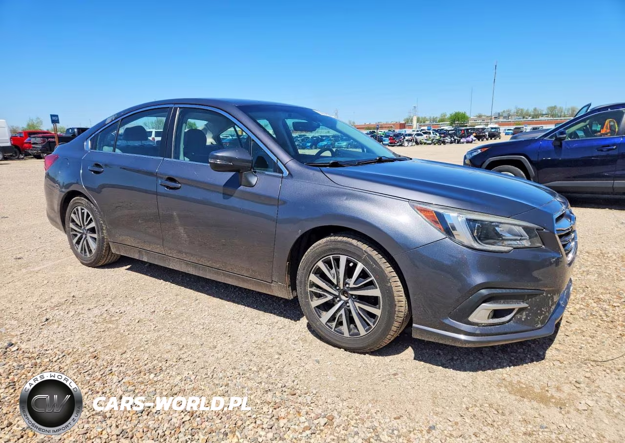2018 Subaru Legacy 2.5I Premium VIN:4S3BNAF62J3024134 - 4