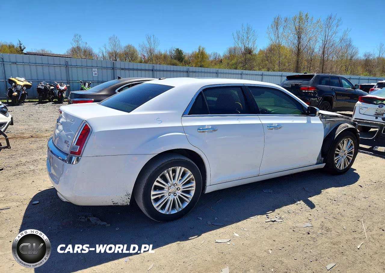 2013 Chrysler 300C VIN:2C3CCAKG7DH602520 - 3