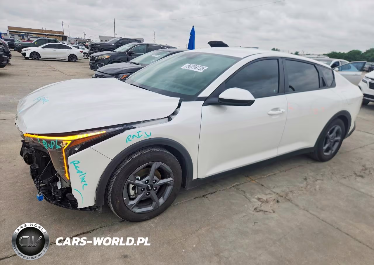 2025 Kia K4 Lxs – zdjęcie 1 z 12