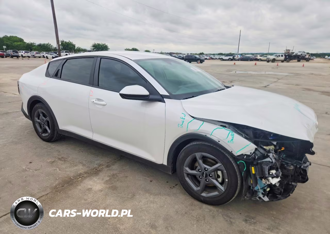 2025 Kia K4 Lxs VIN:3KPFT4DE0SE178273 - 4