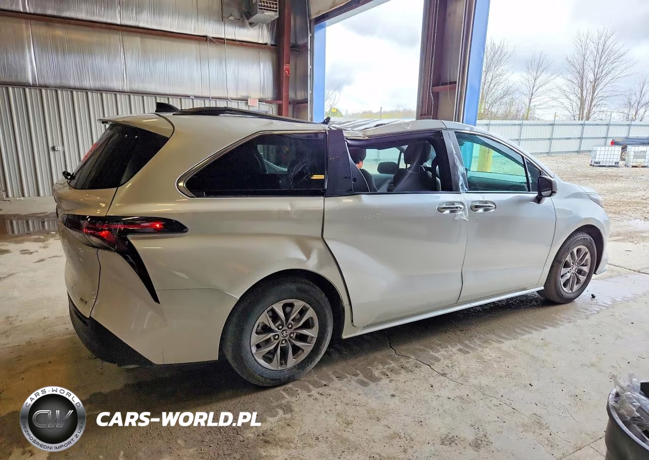 2025 Toyota Sienna Xle 7-Passenger VIN:5TDJSKFC1SS189897 - 3