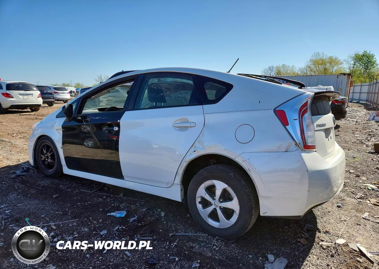 2014 Toyota Prius Two VIN:JTDKN3DU4E1834122 - 2