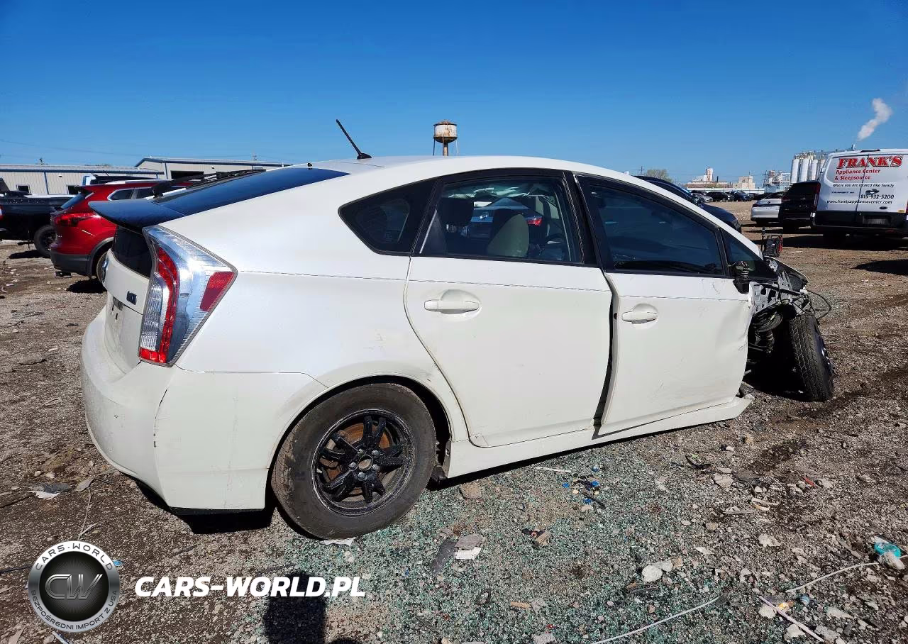 2014 Toyota Prius Two VIN:JTDKN3DU4E1834122 - 3