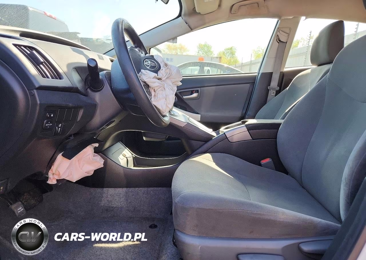 2014 Toyota Prius Two VIN:JTDKN3DU4E1834122 - 7