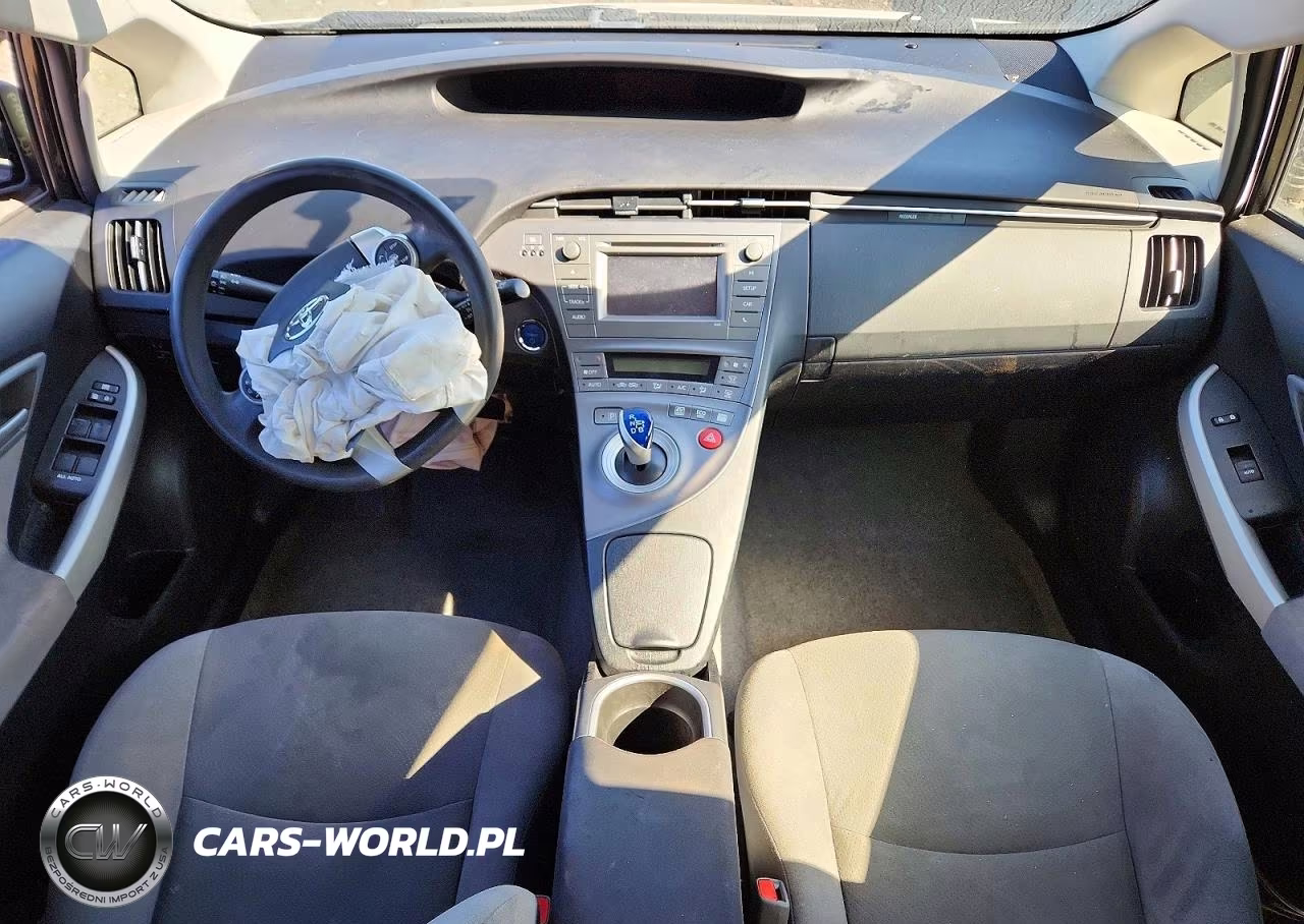 2014 Toyota Prius Two VIN:JTDKN3DU4E1834122 - 8