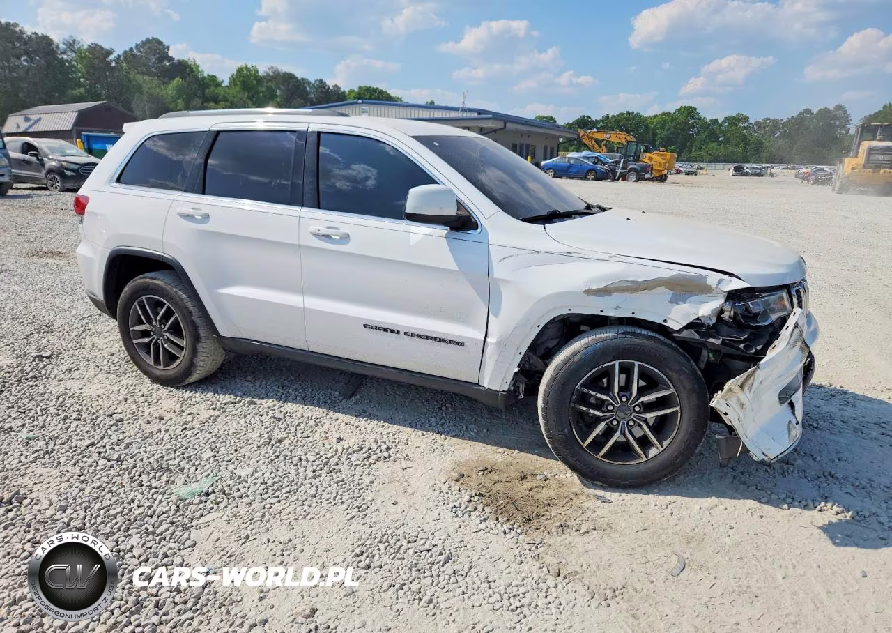 2020 Jeep Grand Cherokee Laredo VIN:1C4RJEAG4LC245917 - 4